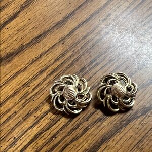 Elegant Gold Flower Earrings